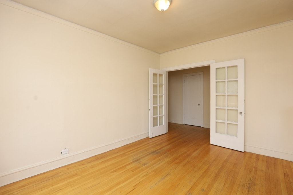 Building Photo - 1238 Oak Ave