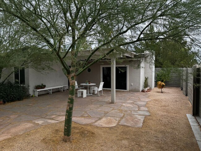 Building Photo - Mid-Century details in every corner. Solar panels! Gorgeous and perfect.
