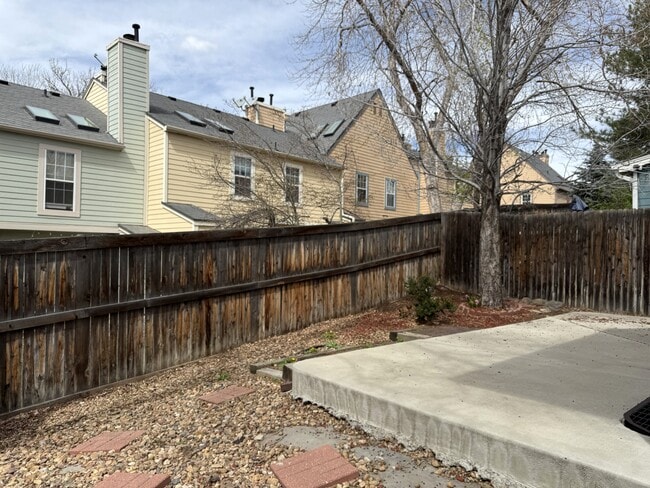 Building Photo - 9362 W Coal Mine Ave