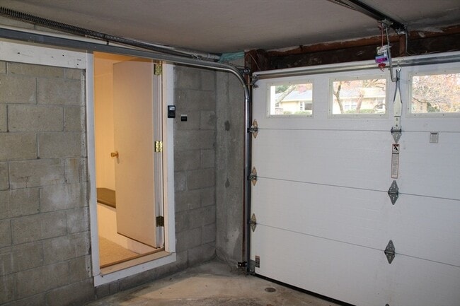 Building Photo - 61 Alton St