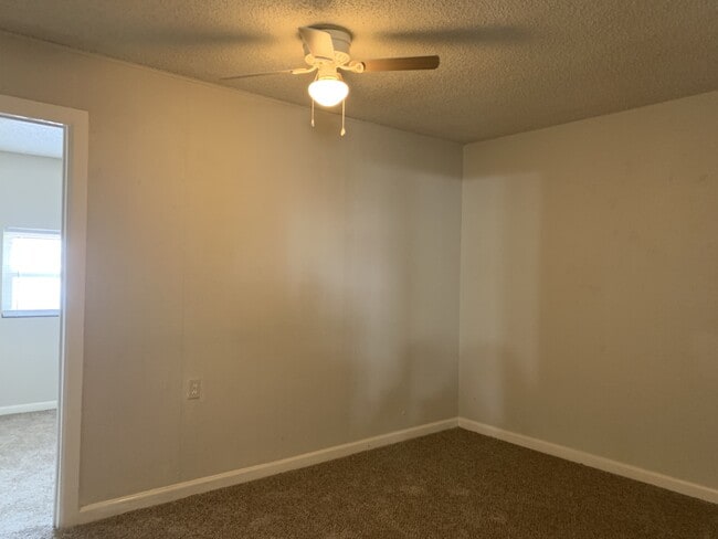 Building Photo - 4617 Lehigh St