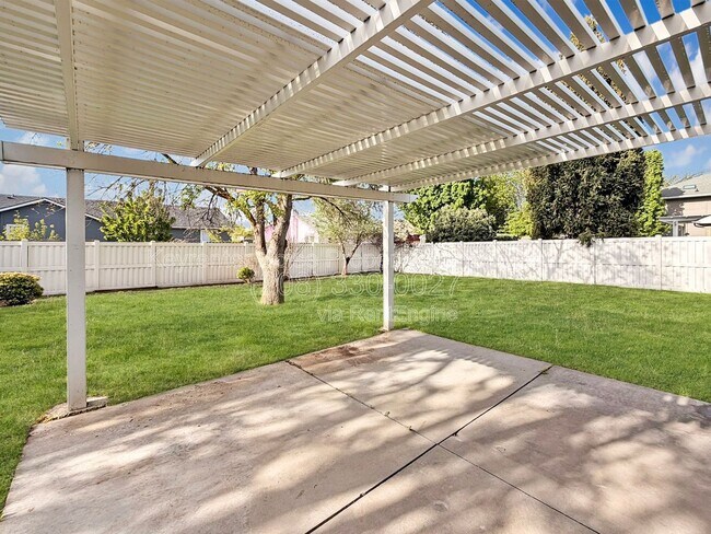 Building Photo - 10251 W Susan Ct