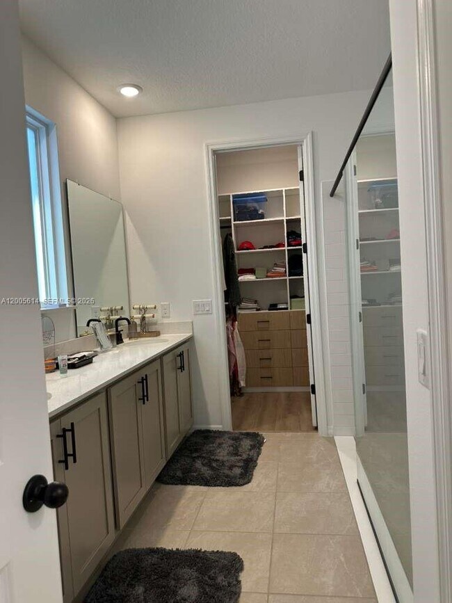 Building Photo - 2952 Embark Trl