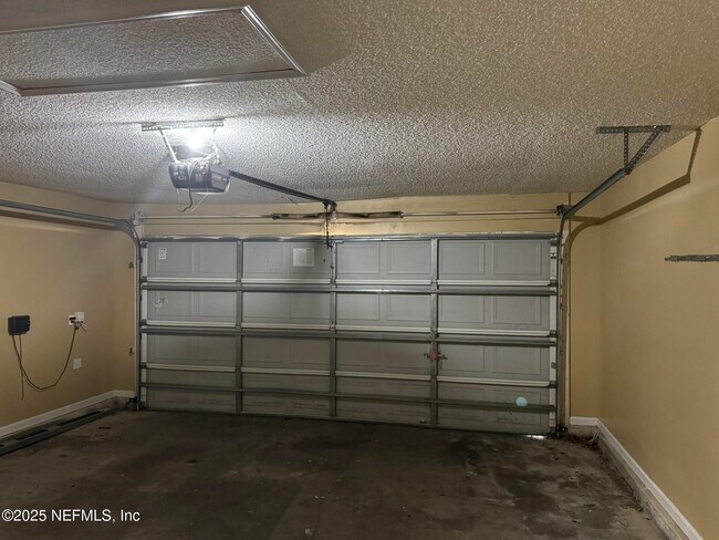 Building Photo - 1318 Yellow Jacket Ct