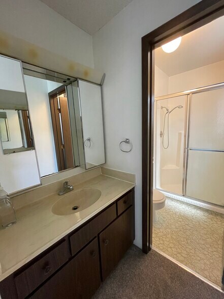 Building Photo - 515 Verducci Dr