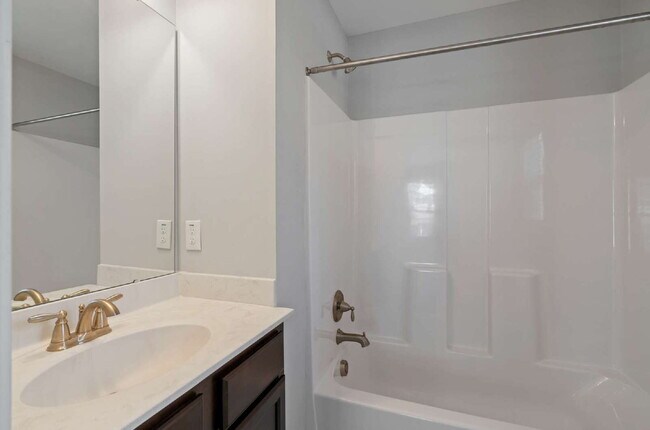 Building Photo - Charming 2-Bed Townhouse Retreat with 2.5 Baths in Clayton - 1212 Sq Ft of Comfort!