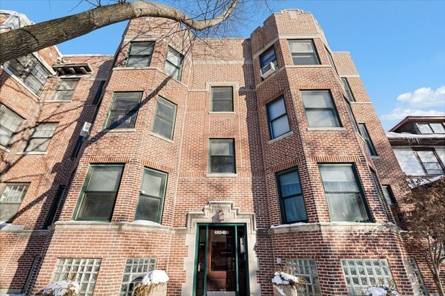 Primary Photo - 6553 N Greenview Ave