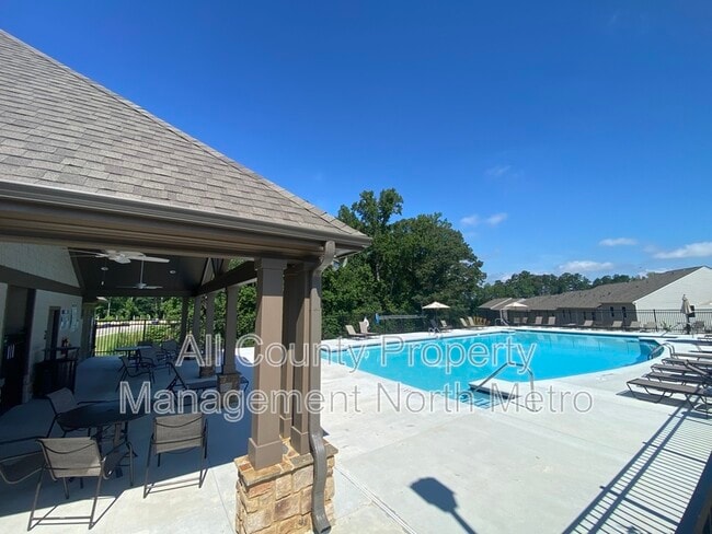 Building Photo - 3091 Greyton Dr