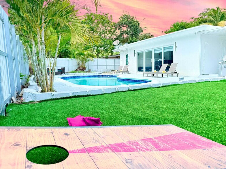 Building Photo - 2013 NW 12th Ave