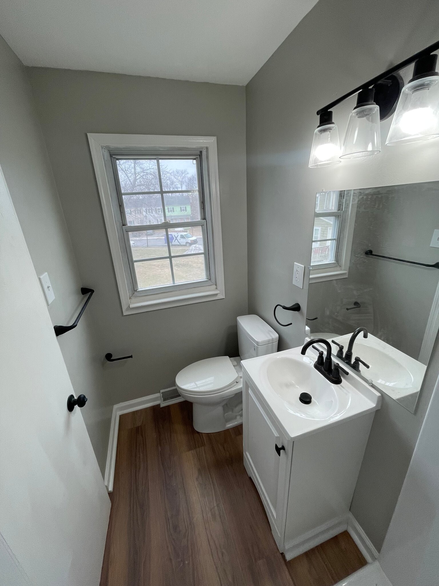 Building Photo - 22 Forest Creek Dr