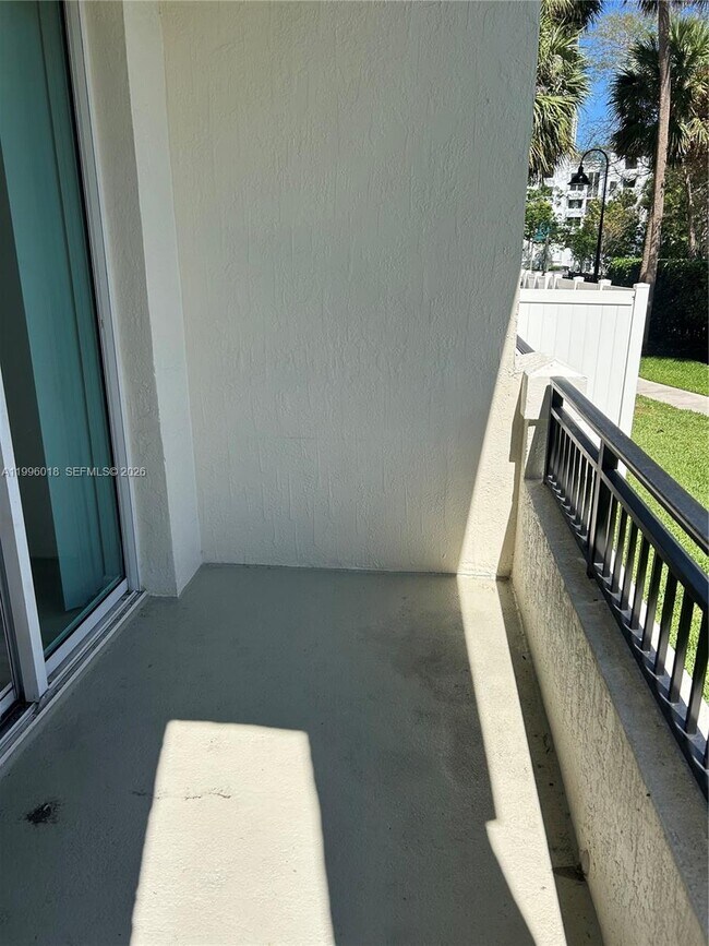 Building Photo - 600 W Las Olas Blvd