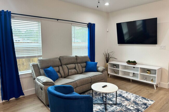 Building Photo - 929 Marjorie St