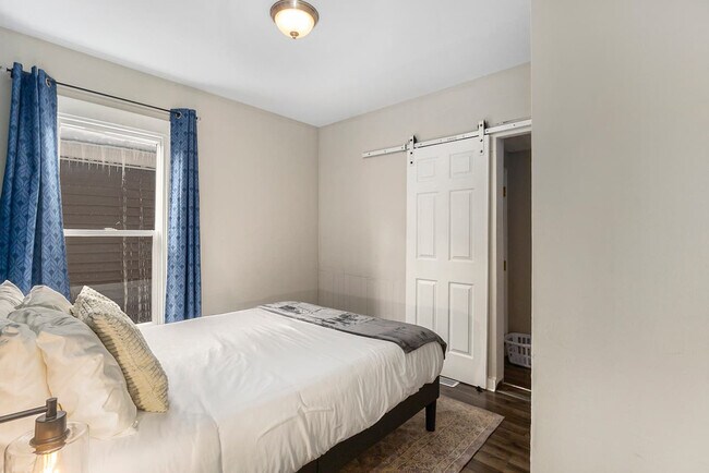 Building Photo - 415 6th St NW