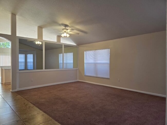 Building Photo - Weston Hills Gated Pool Community