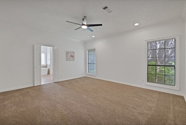 Building Photo - 4219 Oak Springs Dr