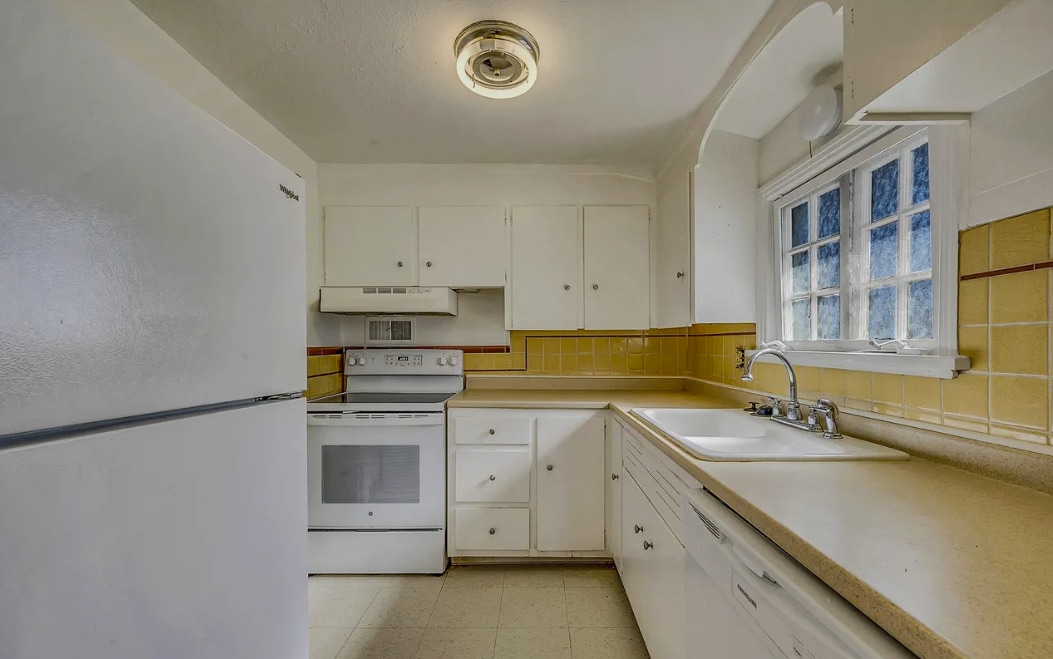 Building Photo - 99 Bedford St