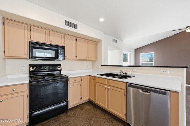 Building Photo - 5011 W Kristal Way