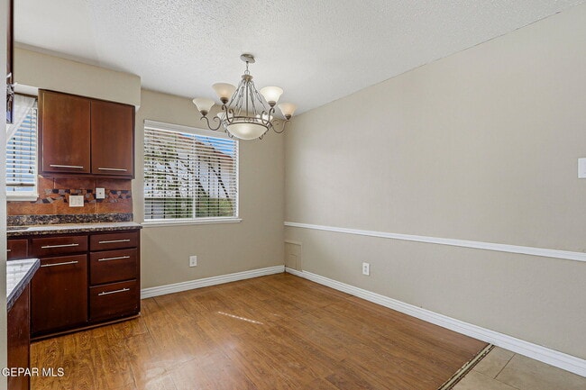 Building Photo - 6613 Escondido Dr