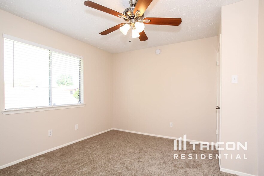 Building Photo - 3738 Xenophon Dr