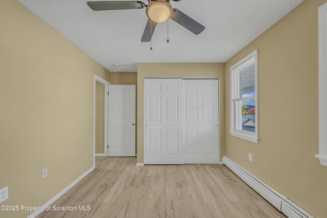 Building Photo - 538 Birch St