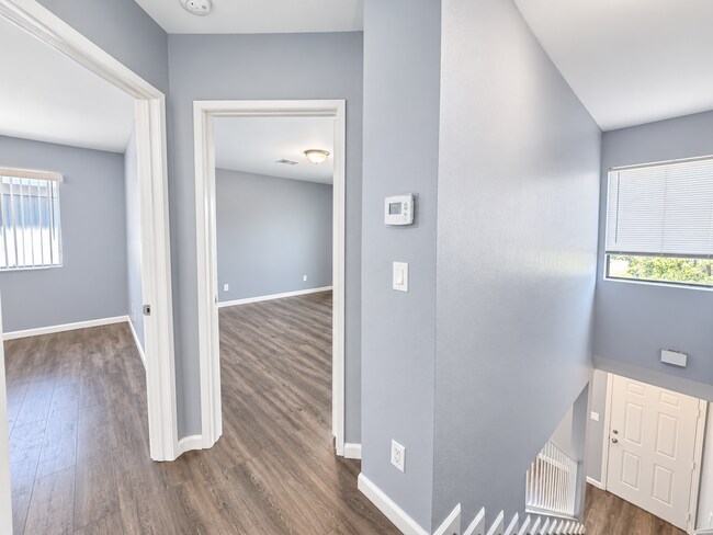 Building Photo - 20703 Roseton Ave