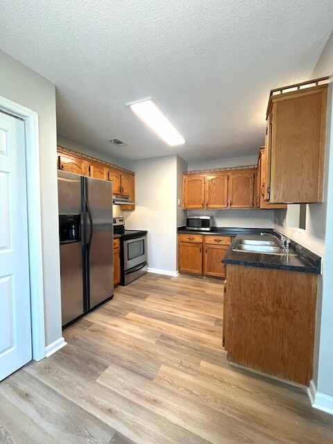 Building Photo - 705 Shannon Ridge Dr
