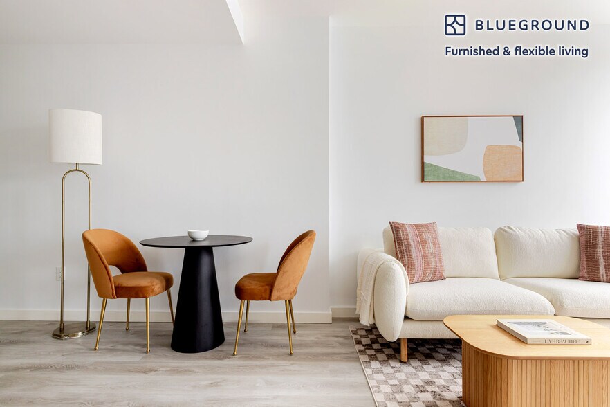 Building Photo - 87 Commercial St