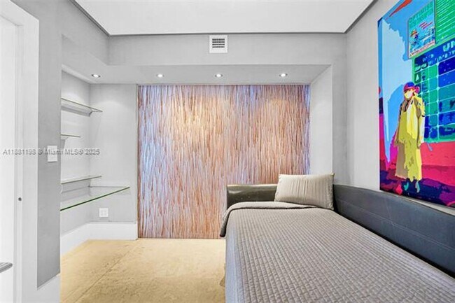 Building Photo - 16699 Collins Ave