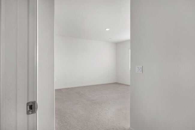 Building Photo - 2032 Gatlin Ct