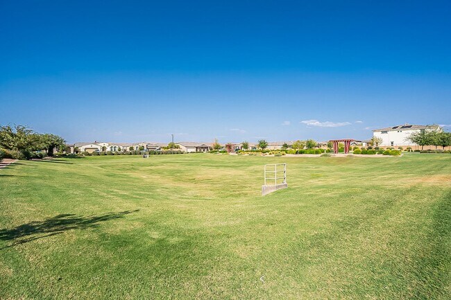 Building Photo - Gated Community Amazing ameneties