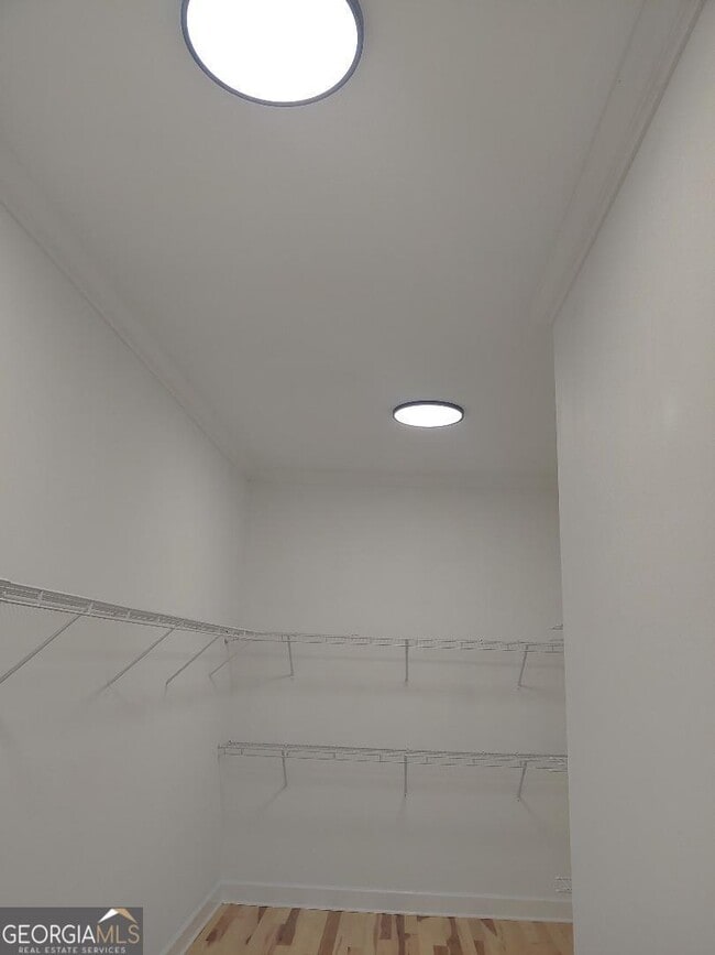 Building Photo - 2 Cedar Ave