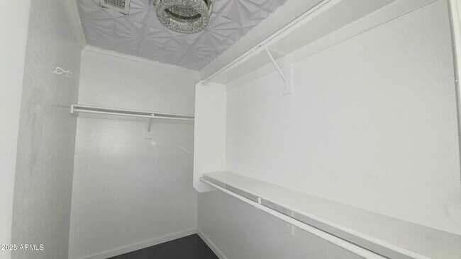 Building Photo - 1541 S 230th Ave