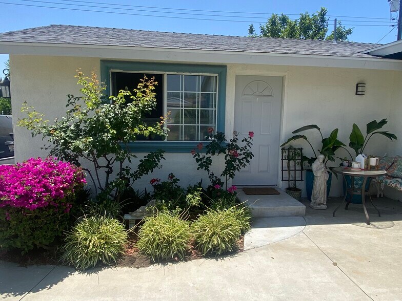 Building Photo - 7914 Malvern Ave