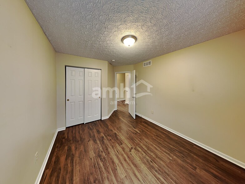 Building Photo - 7901 Chapel Stone Rd