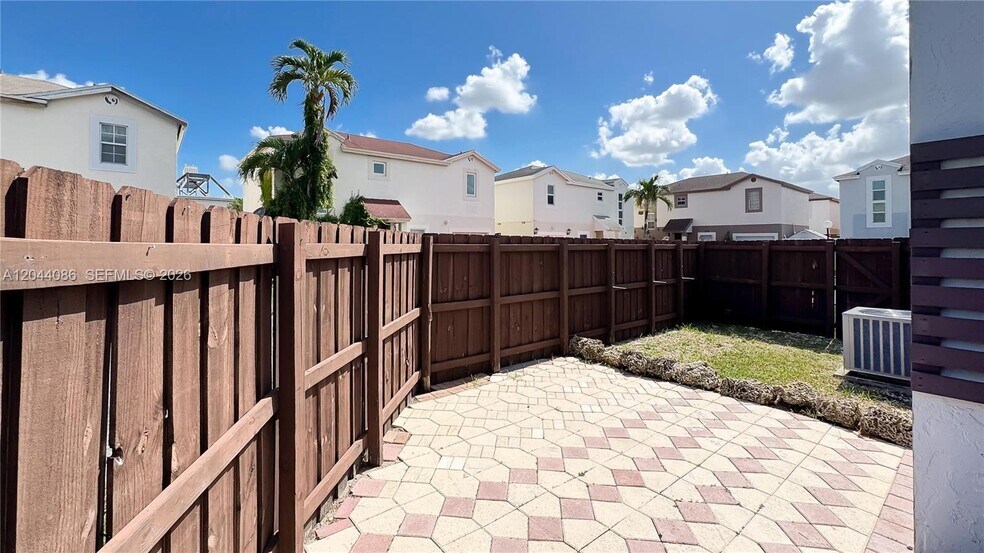 Building Photo - 9044 SW 148th Ct