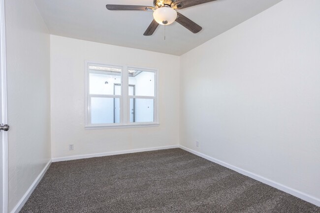 Building Photo - 312 S Myrtle St