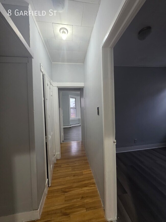 Building Photo - 8 Garfield St