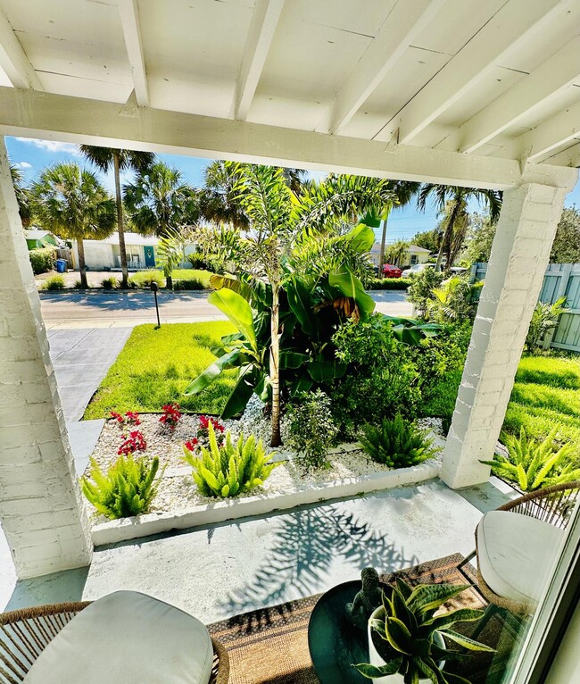 Building Photo - 5365 N Andrews Ave