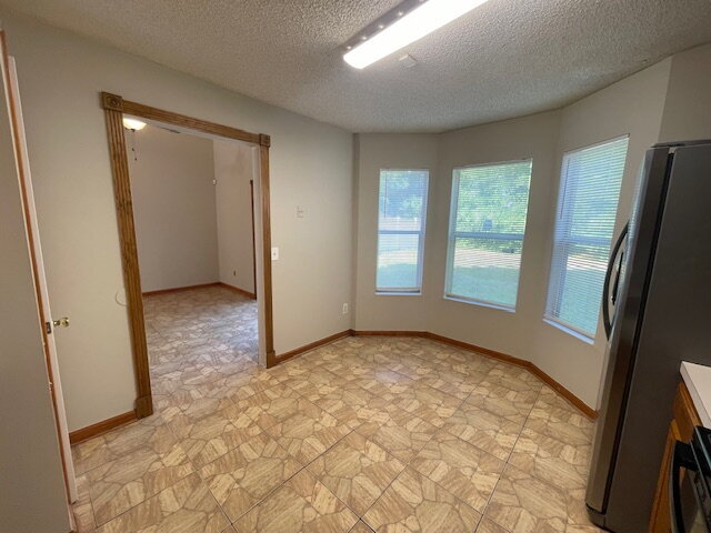 Building Photo - Updated 3BR/2BA Home with Fenced Backyard in Dunn Ave / Highlands Area