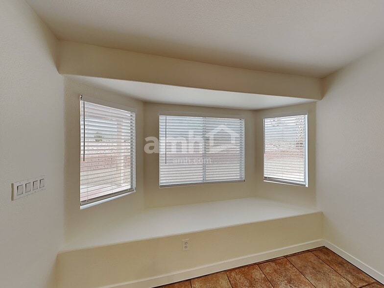 Building Photo - 504 Duran St