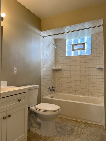 Building Photo - 2159 S Mound St