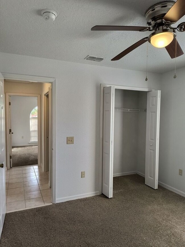 Building Photo - Single Family Home in Poinciana, FREE RENT!!!!