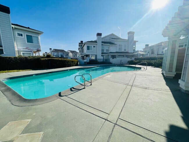 Building Photo - 596 Shoal Cir