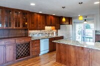 Building Photo - 1003 W Eastmont Way