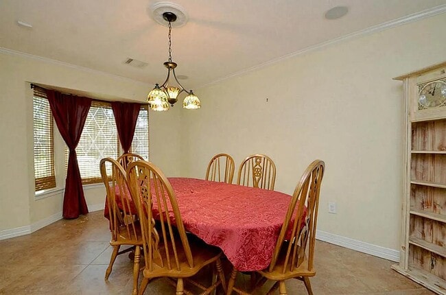 Building Photo - 3202 Bayou Dr