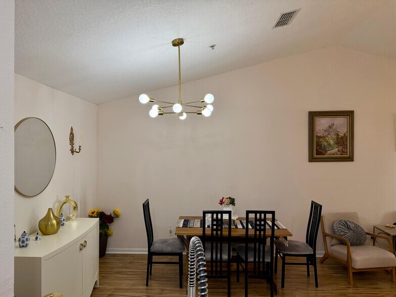 Building Photo - 575 Oakleaf Plantation Pky