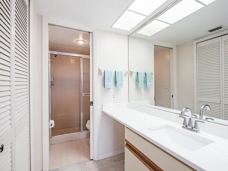 Building Photo - 513 Lake Louise Cir