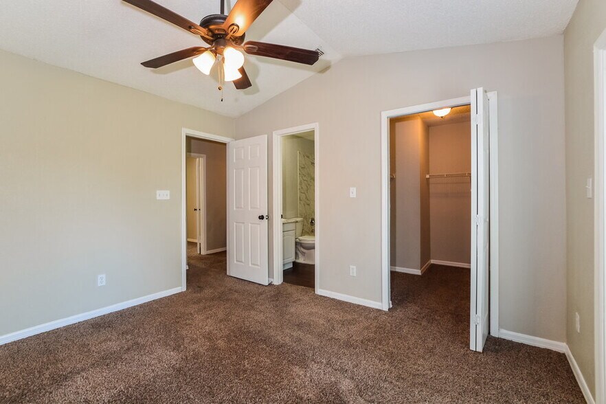 Building Photo - 515 Beechwood Ave