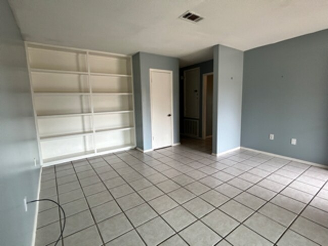 Building Photo - Gulfport rental