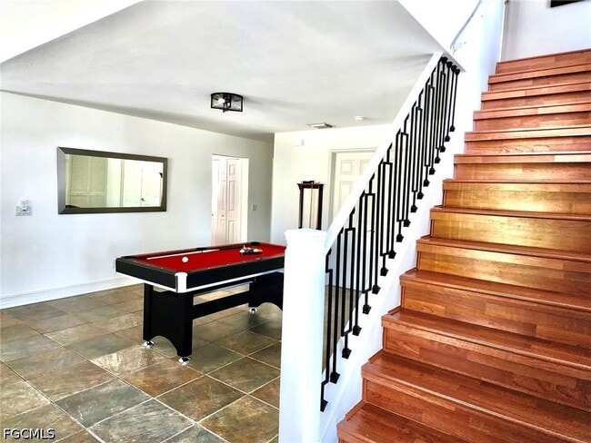 Building Photo - 740 19th St SW